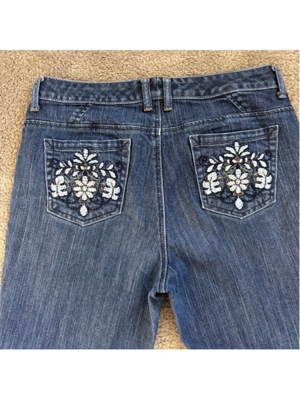 EUC Chicos Platinum Embroidered Slight Bootcut Jeans | Sz: 1.5 Reg - Picture 6 of 7